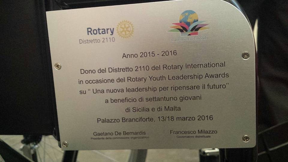 214 - Presenze del Governatore - la Commissione per il RYLA consegna una sedia per disabili a Palazzo Branciforte - Palermo 24 giugno 2016/001.jpg